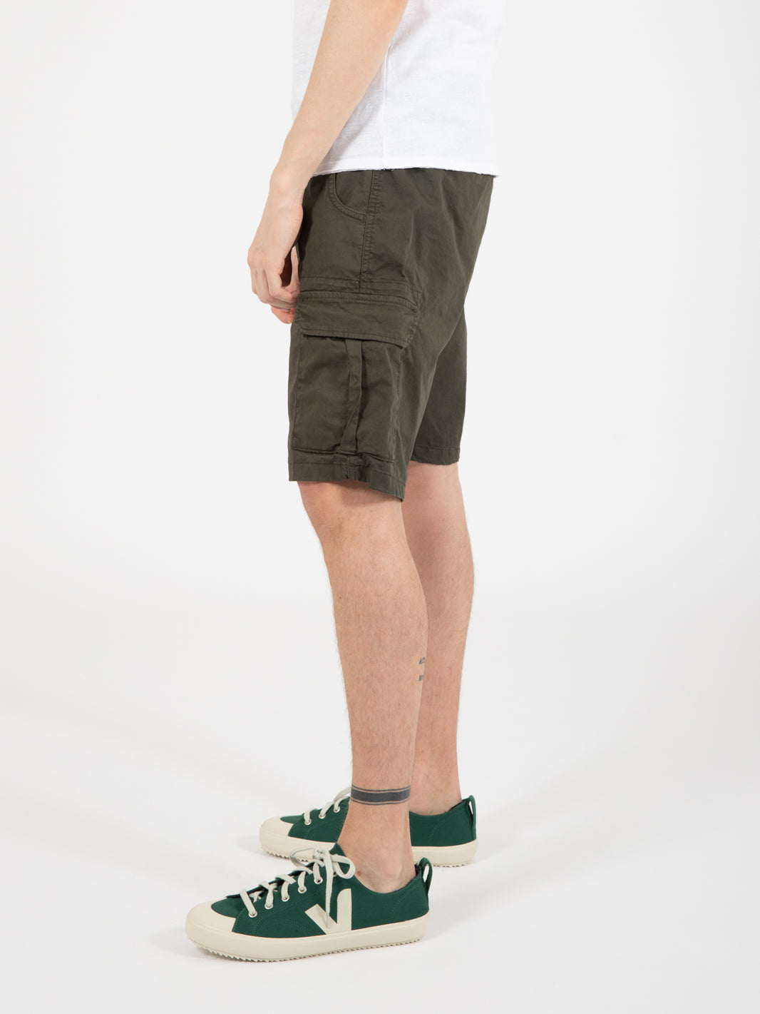 Easy Bermuda with military pockets