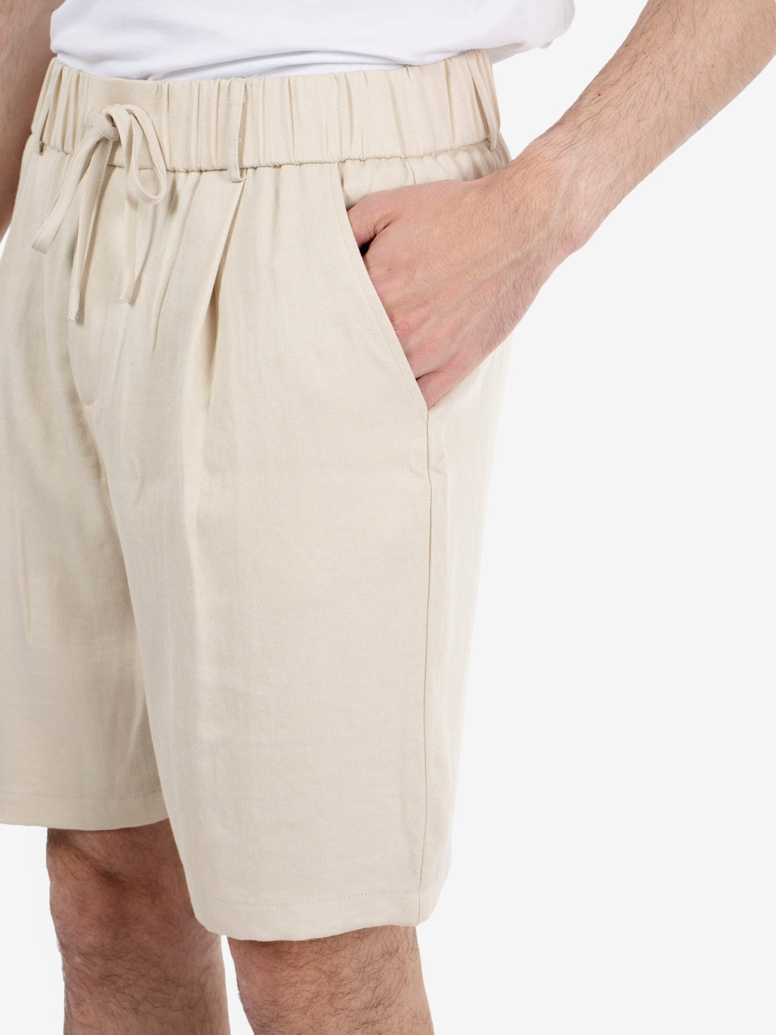 Ecru linen-effect Bermuda shorts