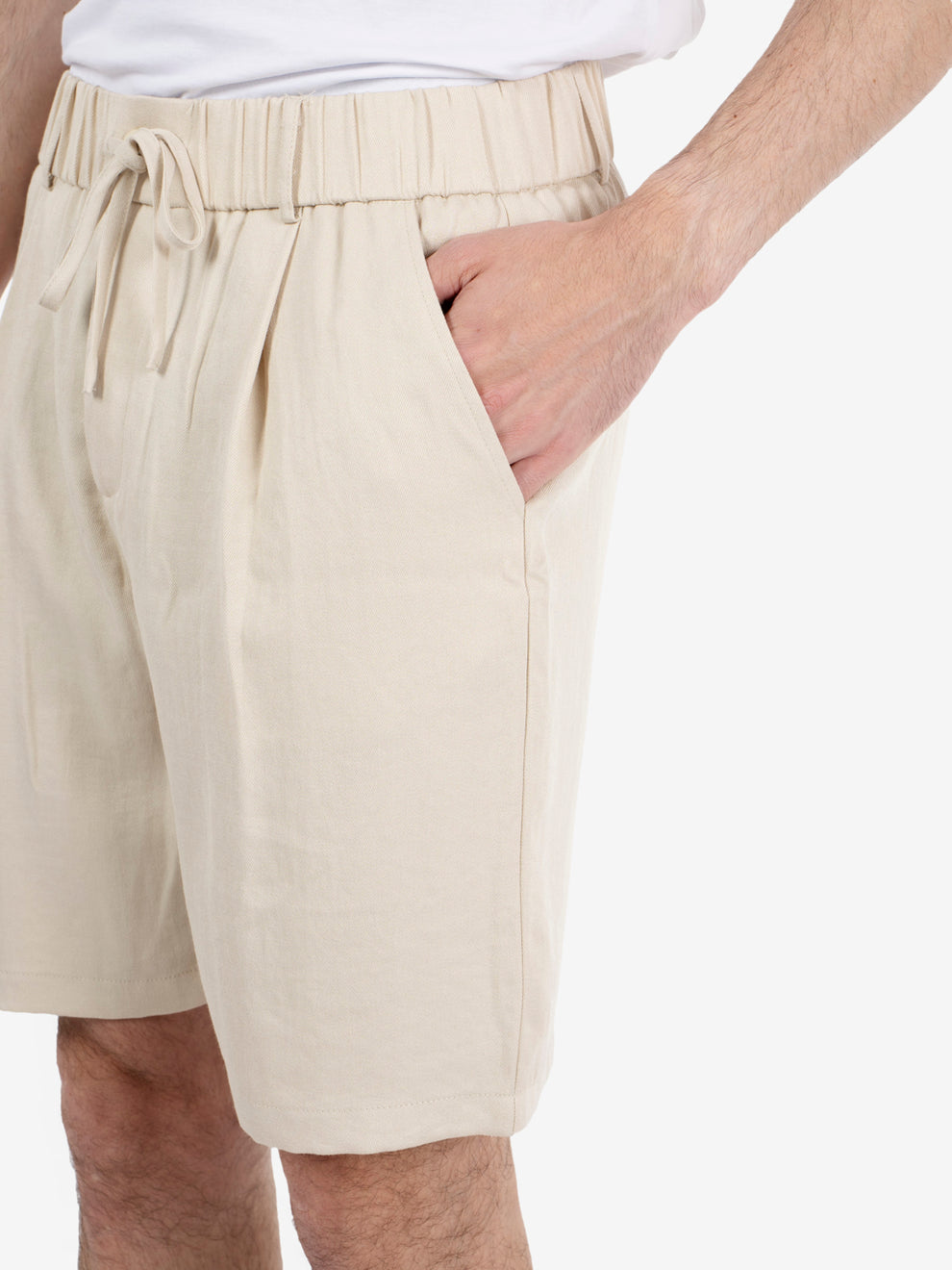 Ecru linen-effect Bermuda shorts