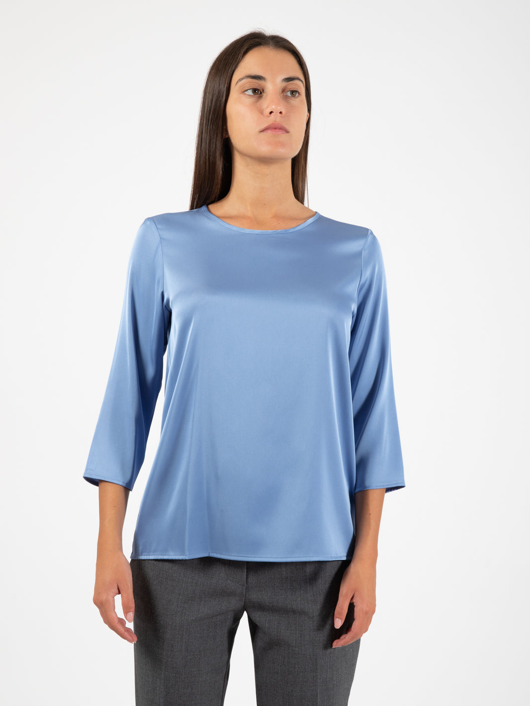 Blusa girocollo raso azzurro polvere
