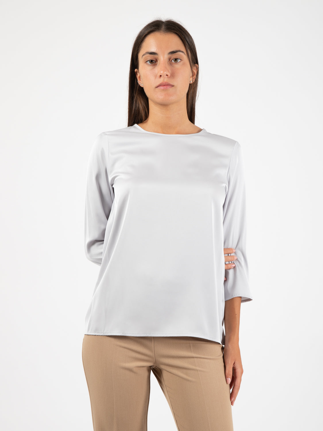 Blusa girocollo raso grigio perla