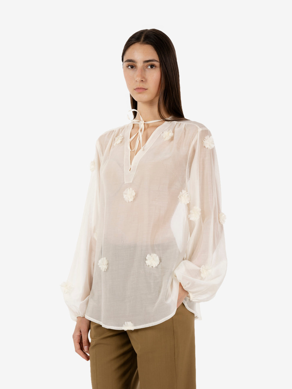 Camicia con fiori applicati burro