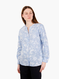 Iliana shirt with light blue embroidery
