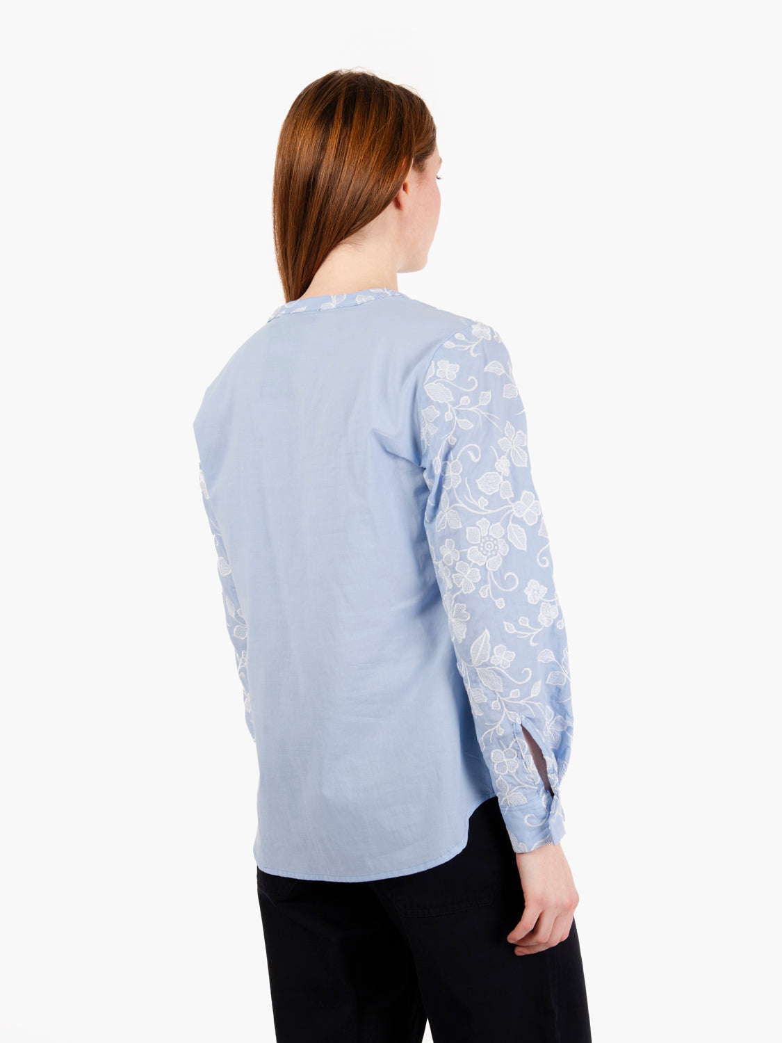 Iliana shirt with light blue embroidery