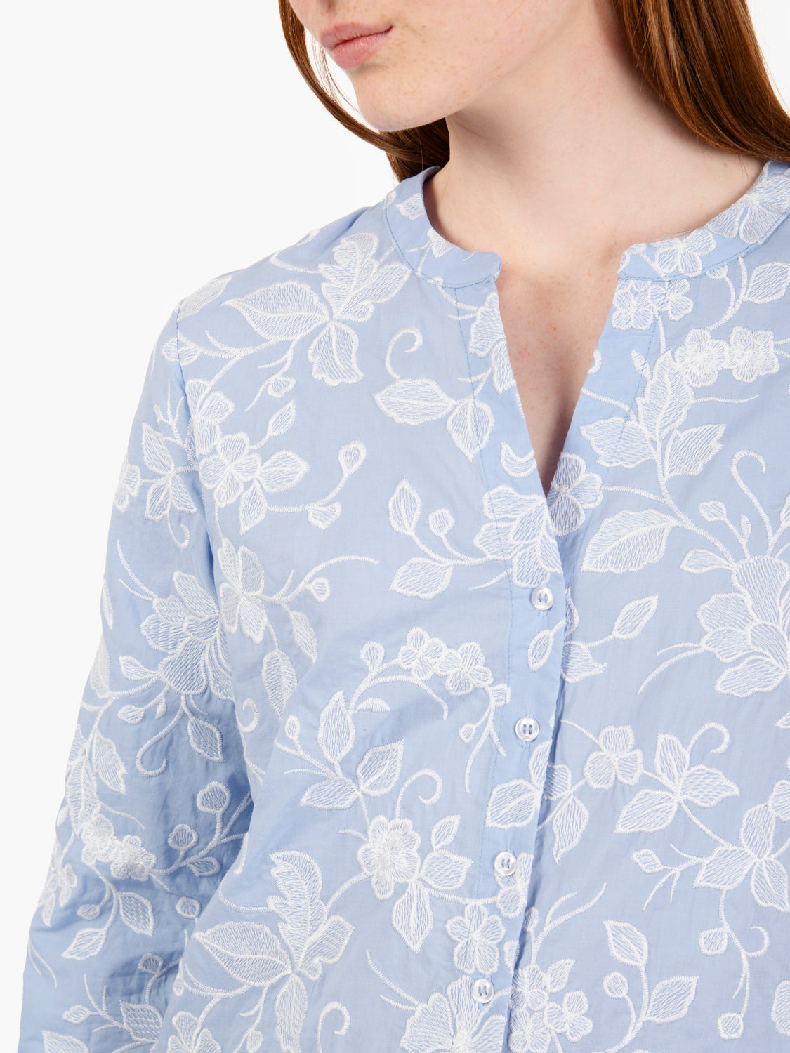Iliana shirt with light blue embroidery