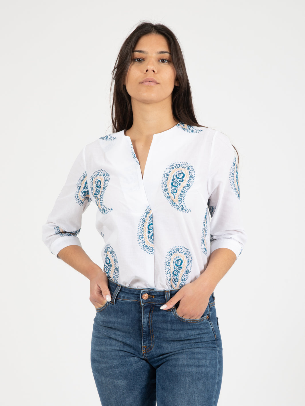 Camicia Imola con ricami bianca