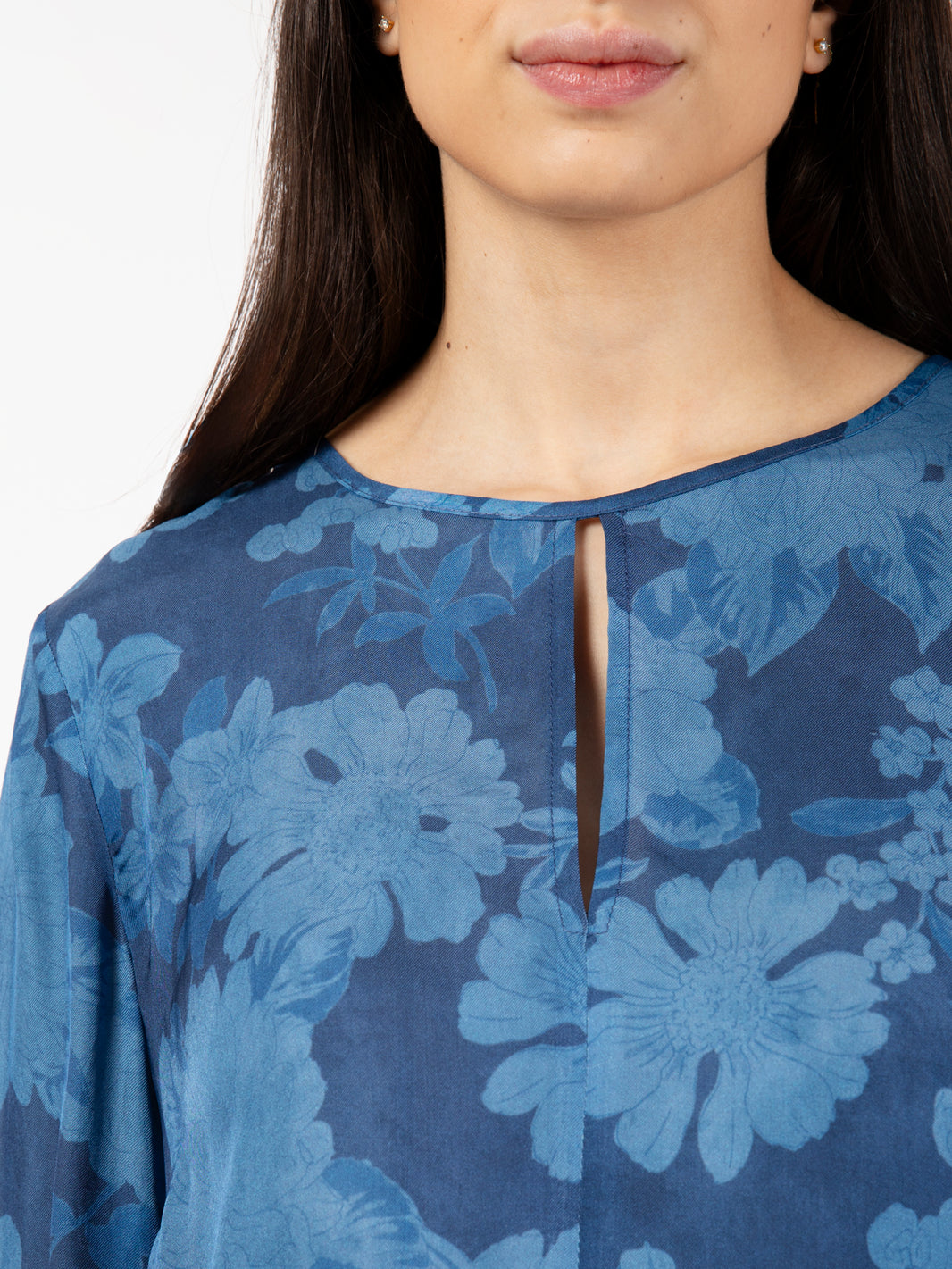 Camicia in viscosa fantasia fiori blu