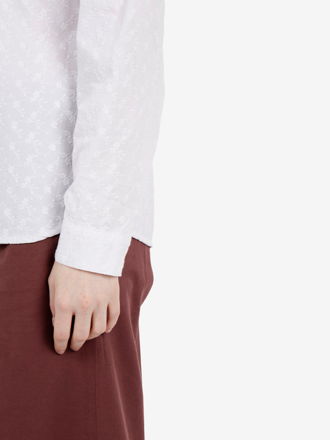 Junko shirt with white embroidery