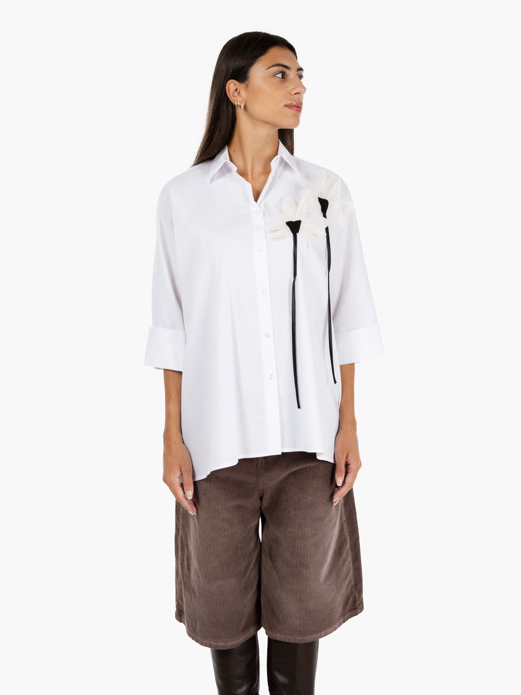 OVERSIZED WHITE SHIRT WITH APPLIQUES 25-555/A_BIA