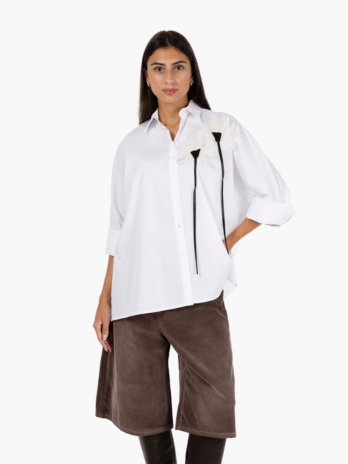 Camicia over con applicazioni bianca