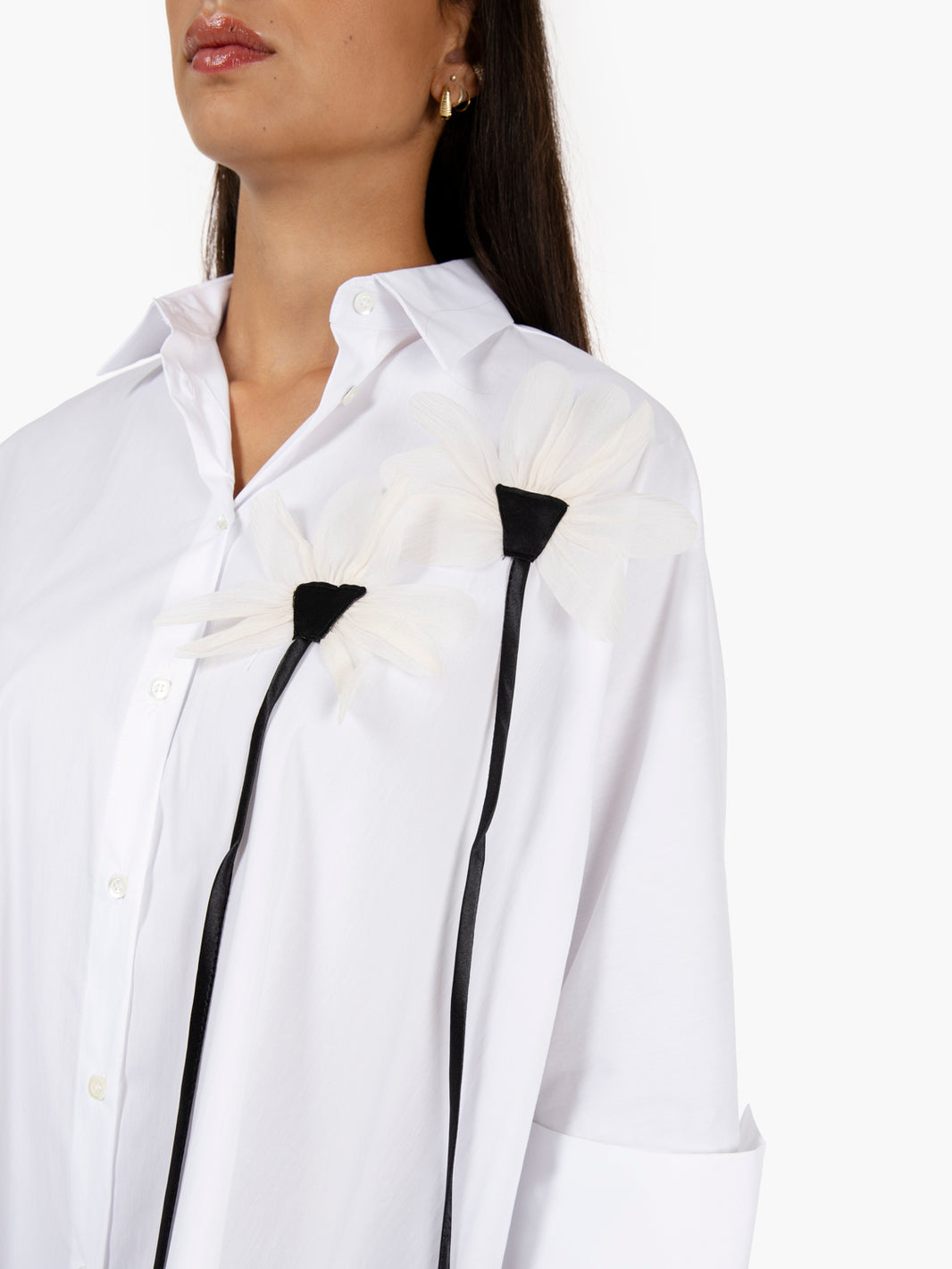 OVERSIZED WHITE SHIRT WITH APPLIQUES 25-555/A_BIA