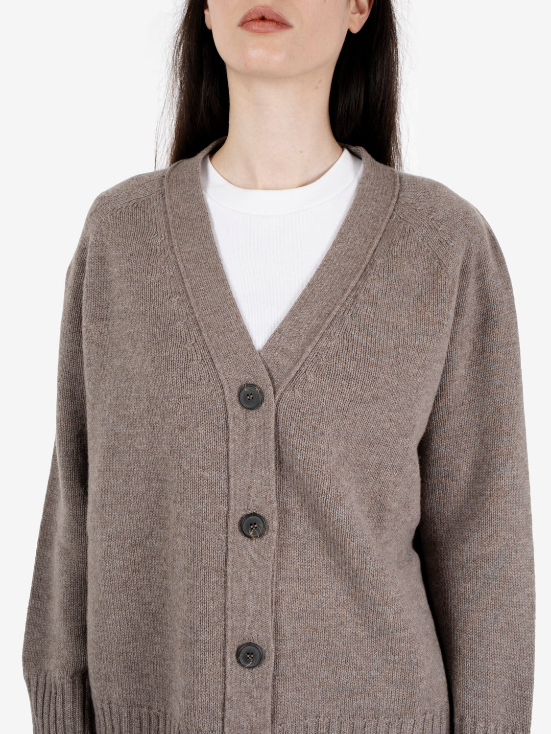 Cardigan over in lana visone