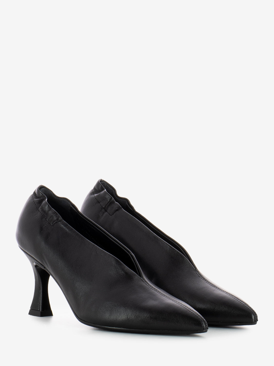 Black leather high-heeled pumps