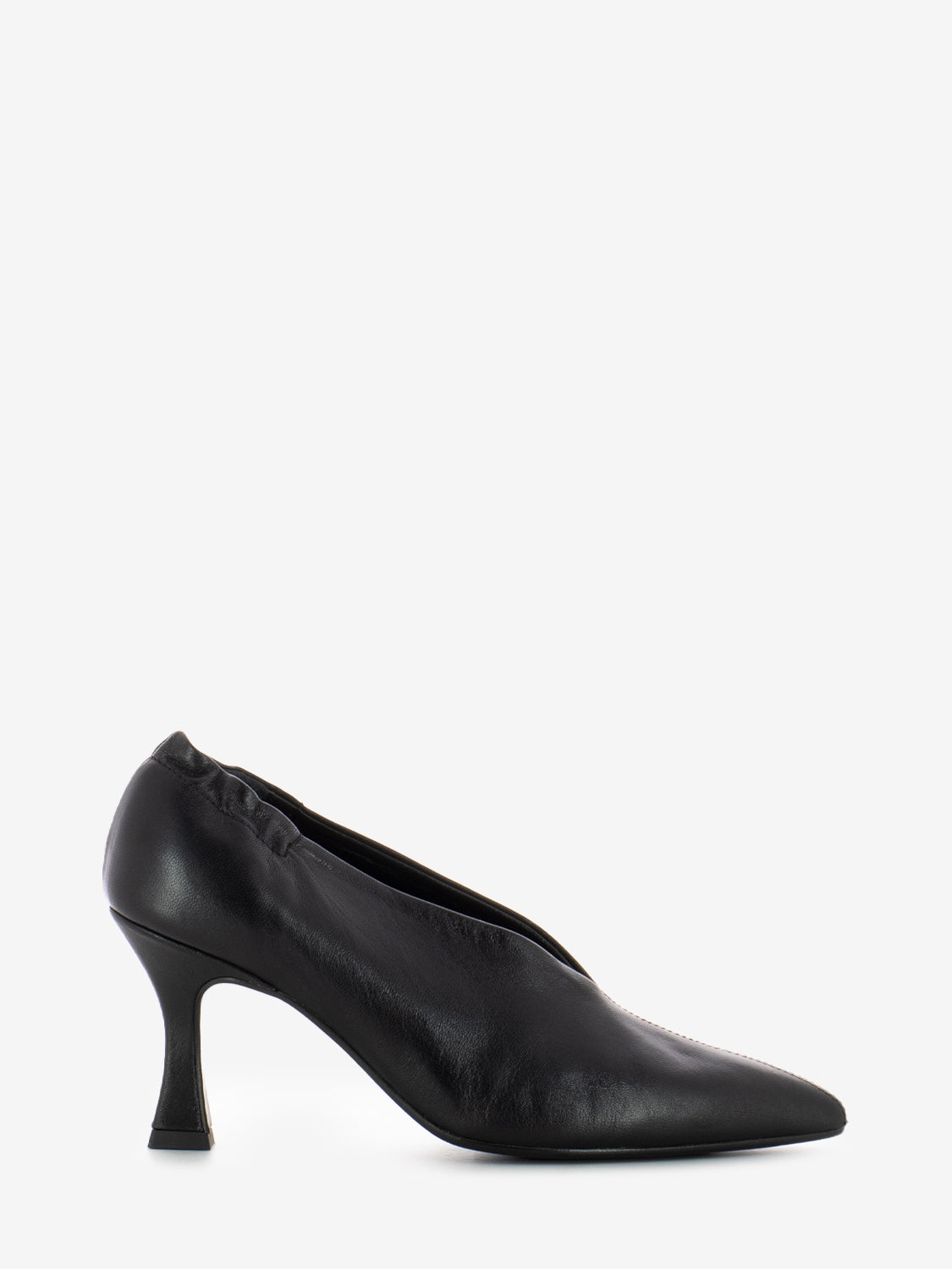 Black leather high-heeled pumps