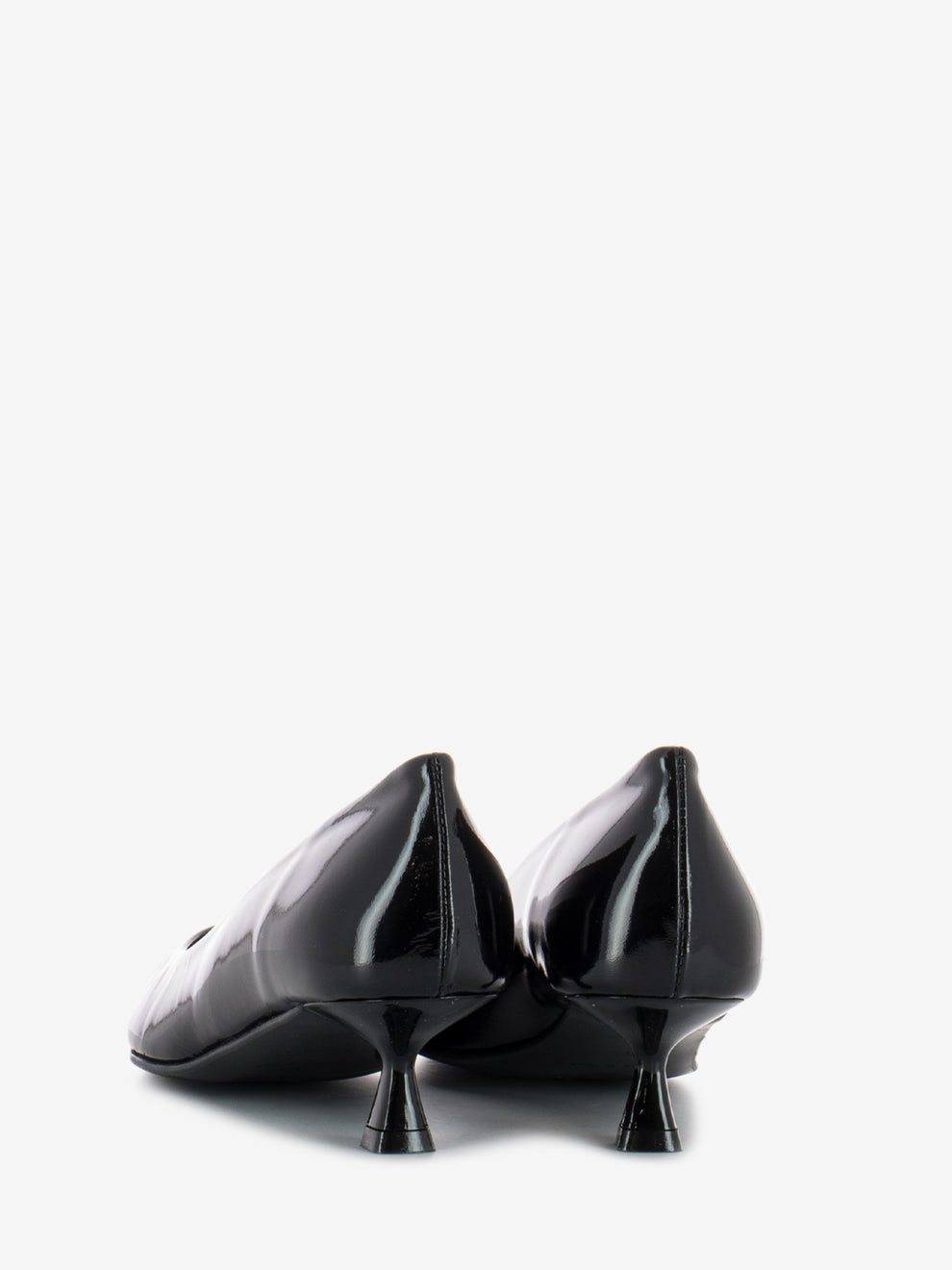Low pump in black patent leather