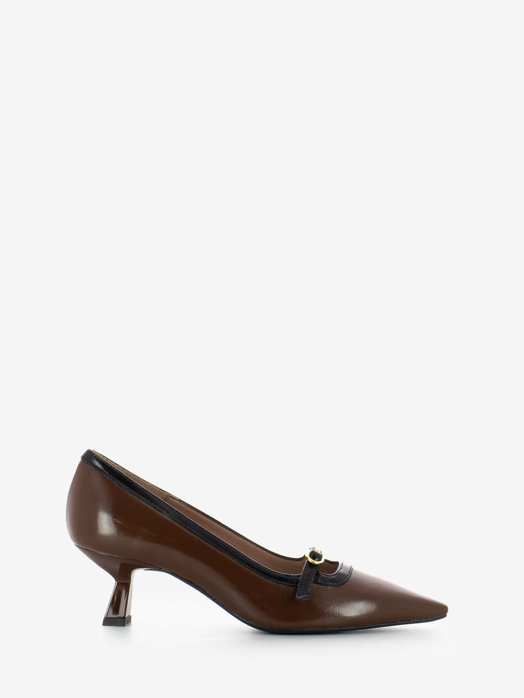 Low décolleté in brown leather