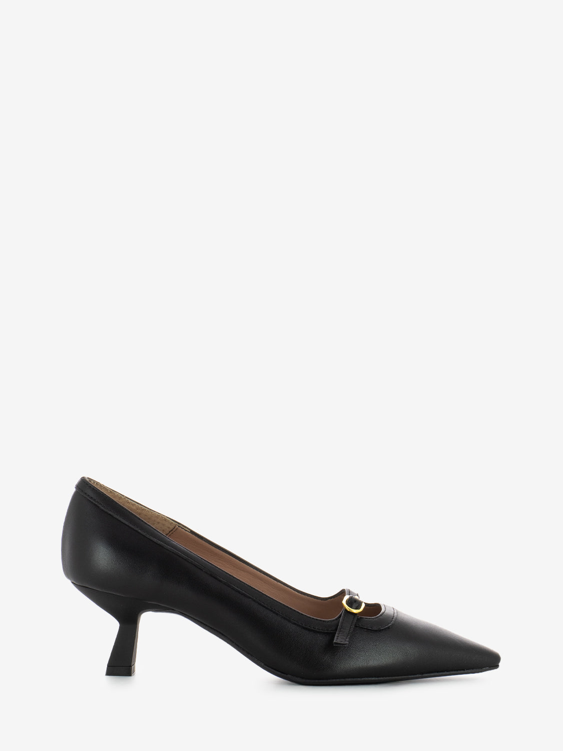 Low black leather pumps