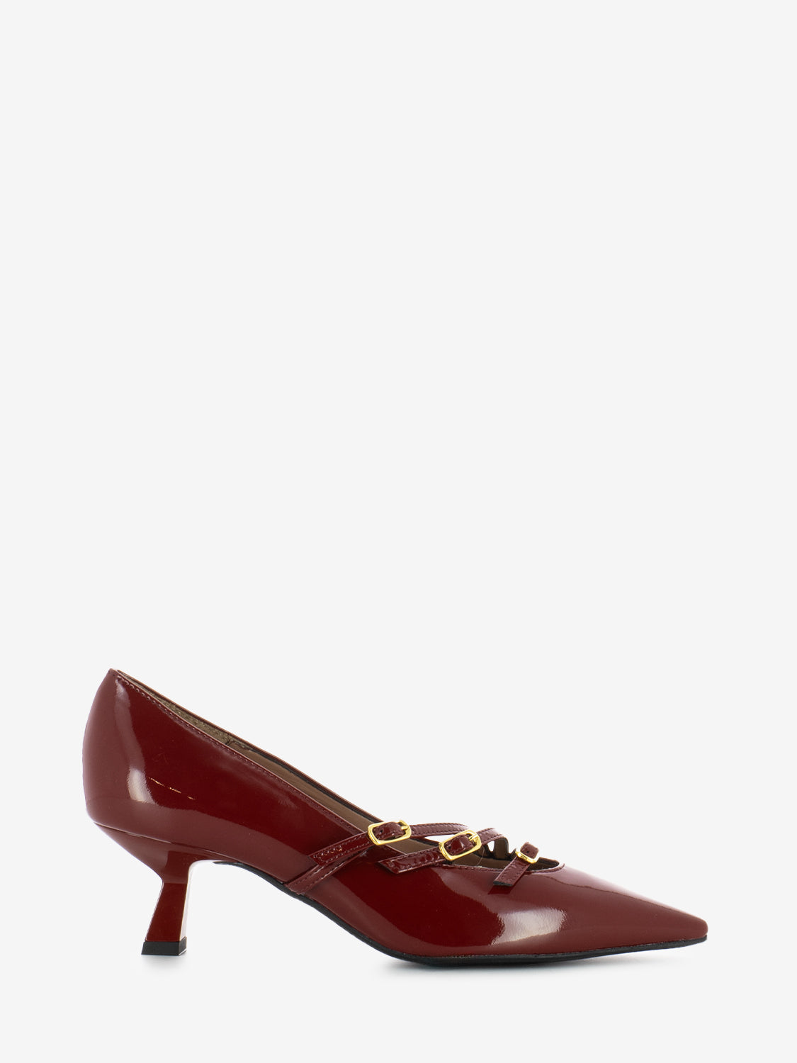 Low red patent leather pumps