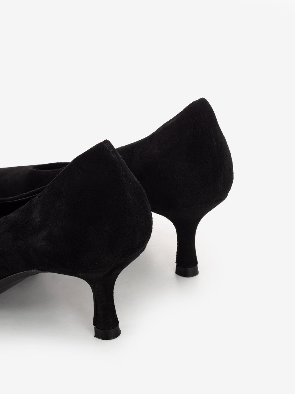 Décolleté in camoscio nero