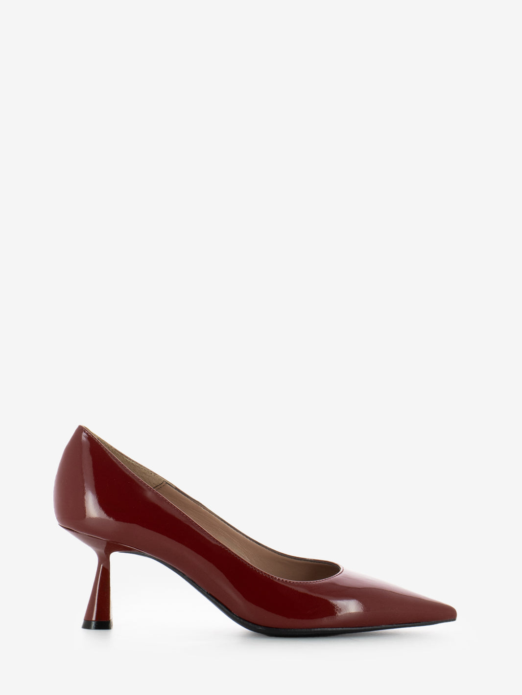 Red patent leather décolleté