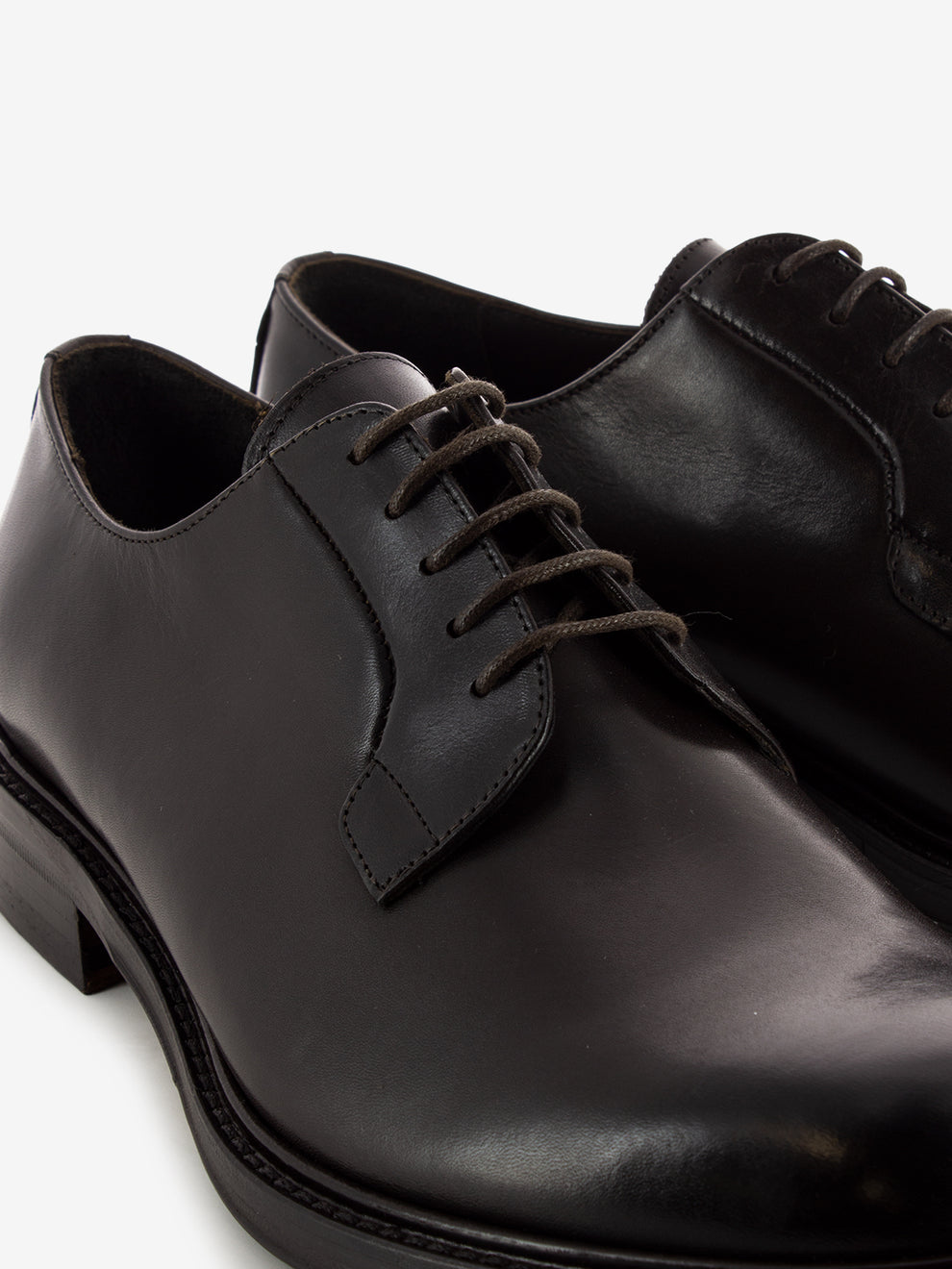 Brown calfskin derby