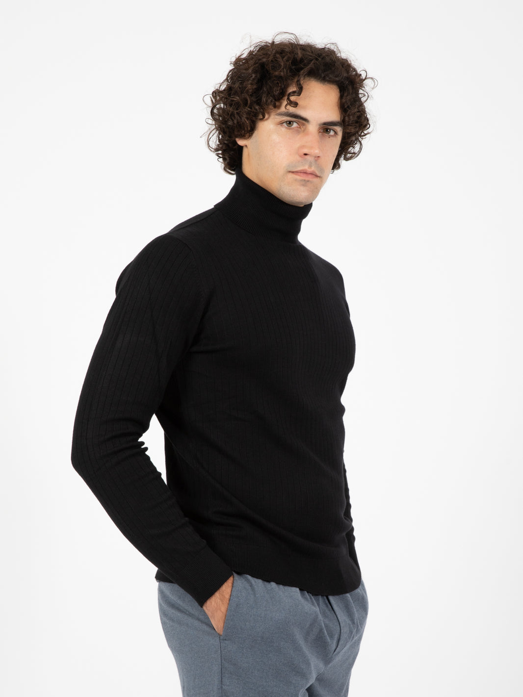 Fashion black ribbed turtleneck