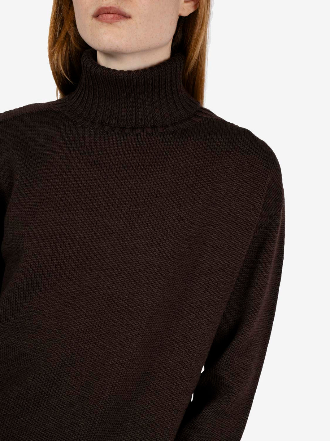 Wool turtleneck with bark-colored side slits
