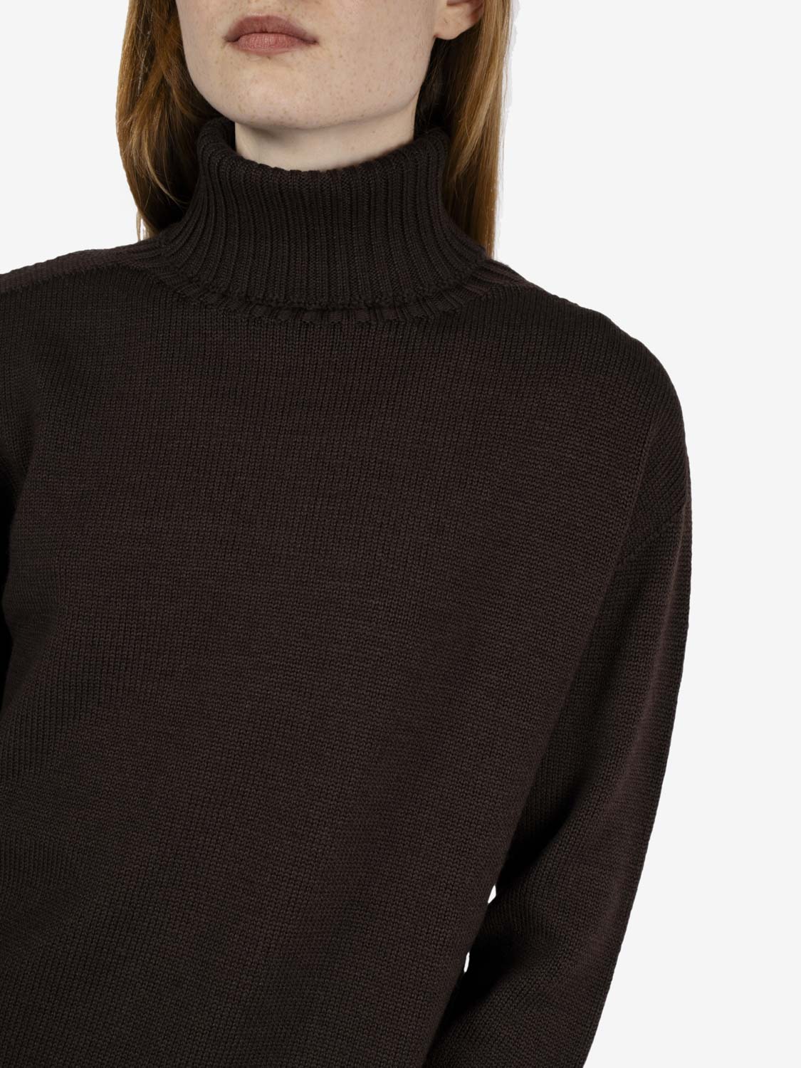 Wool turtleneck with bark-colored side slits