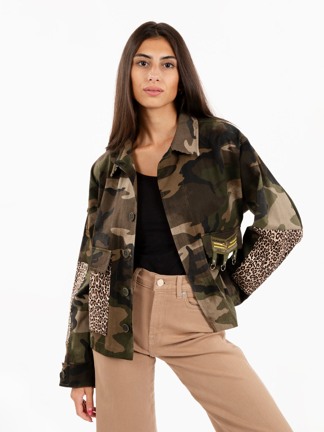 Crop jacket with military patch