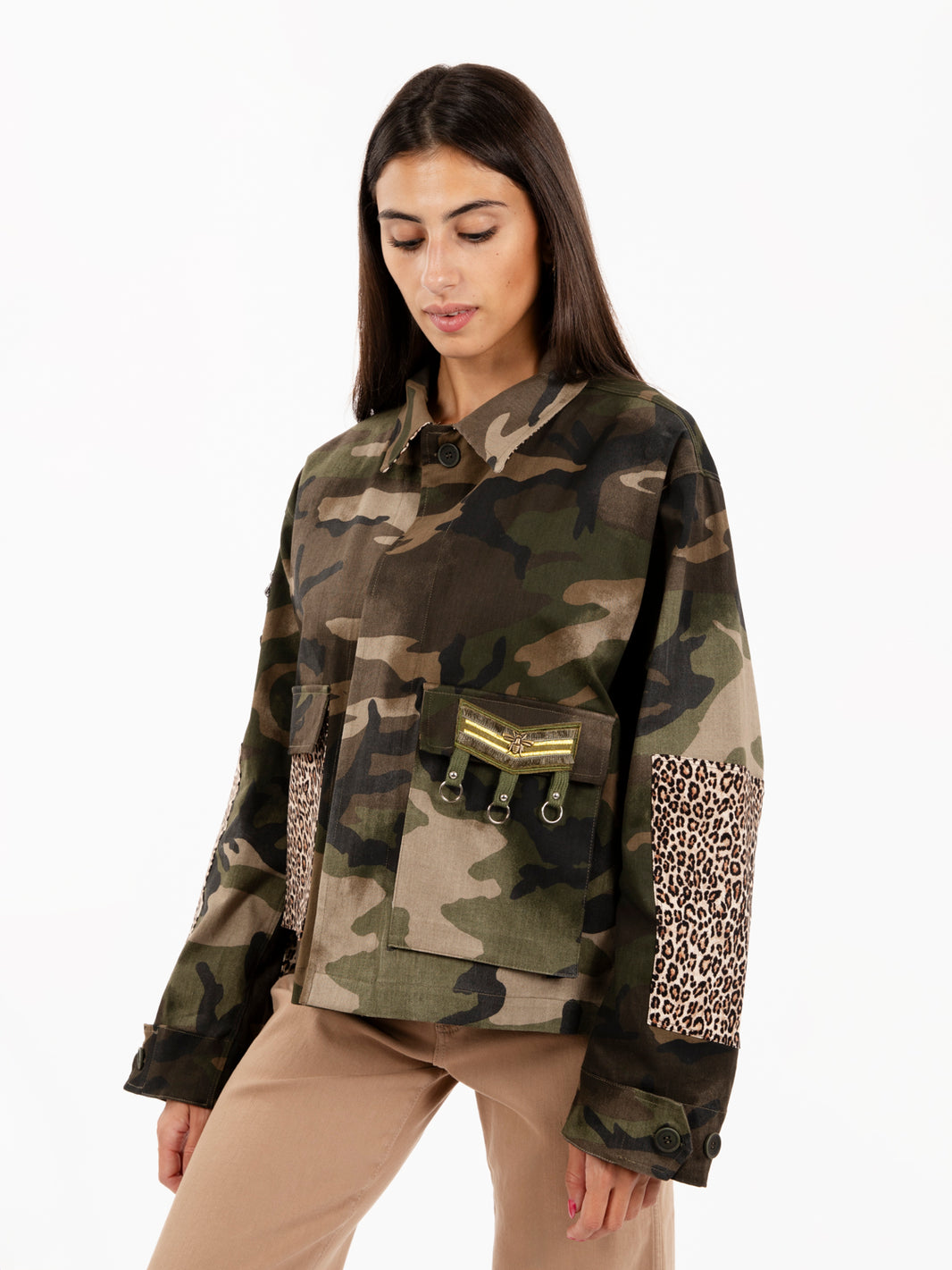 Crop jacket with military patch