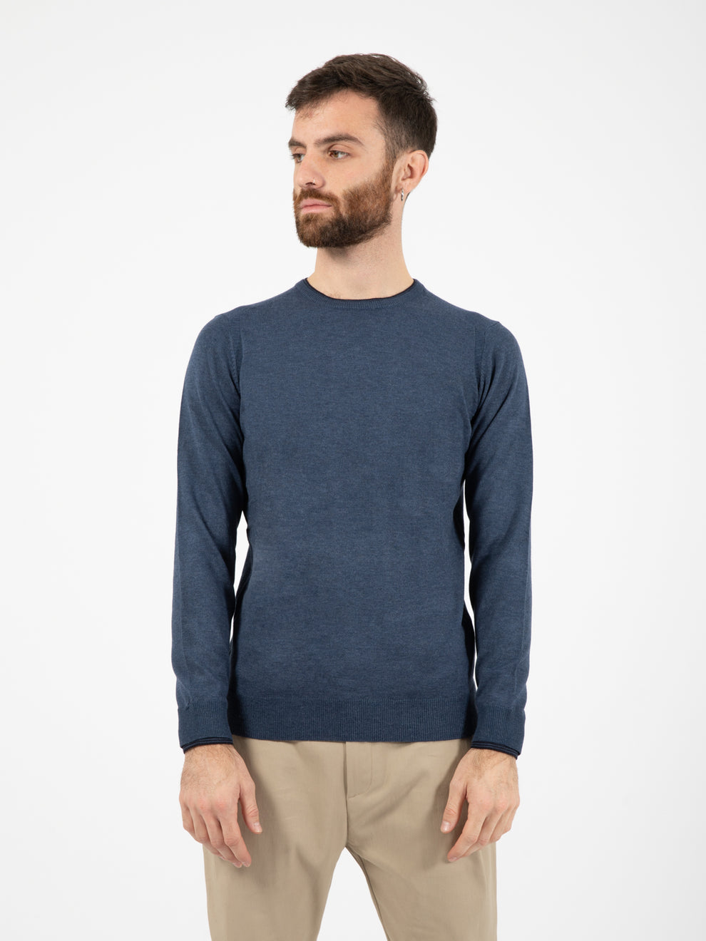 Crewneck with contrasting blue edge