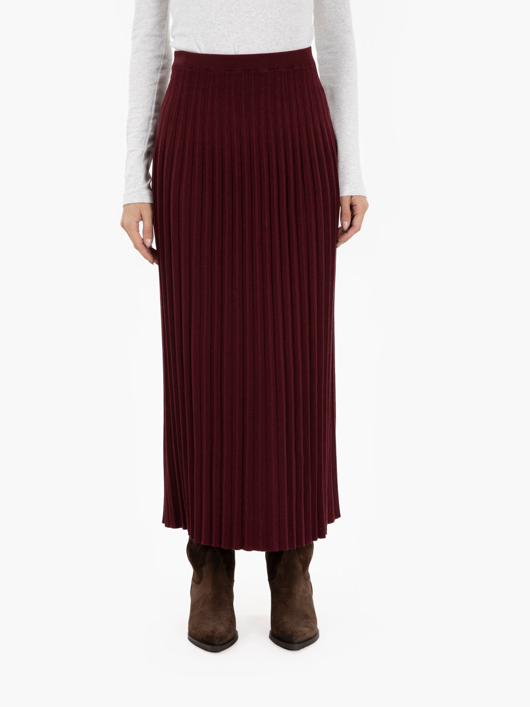 Burgundy pleated knit skirt