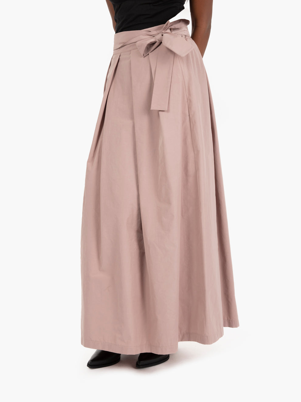 Long pleated skirt in antique pink