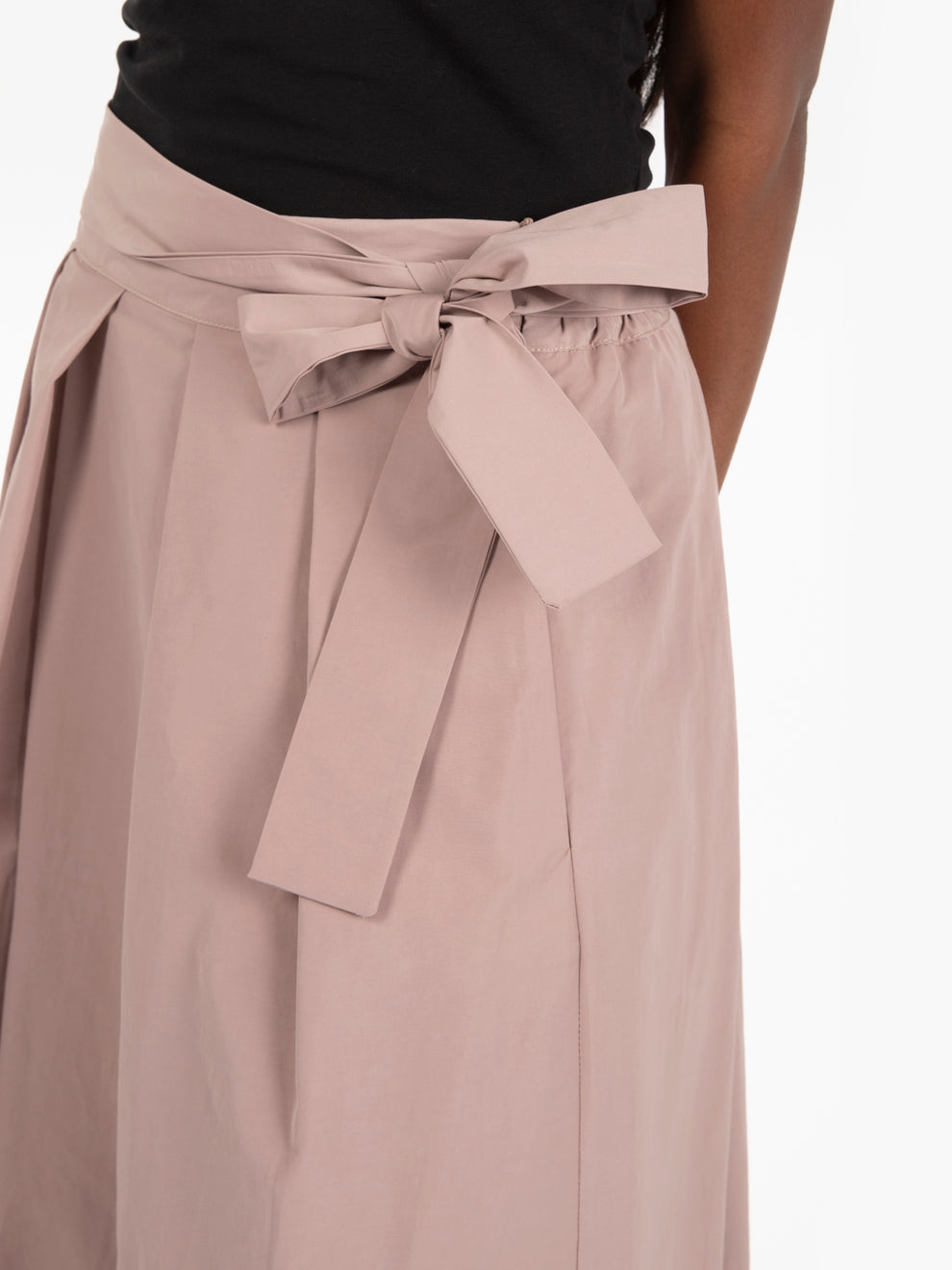 Long pleated skirt in antique pink