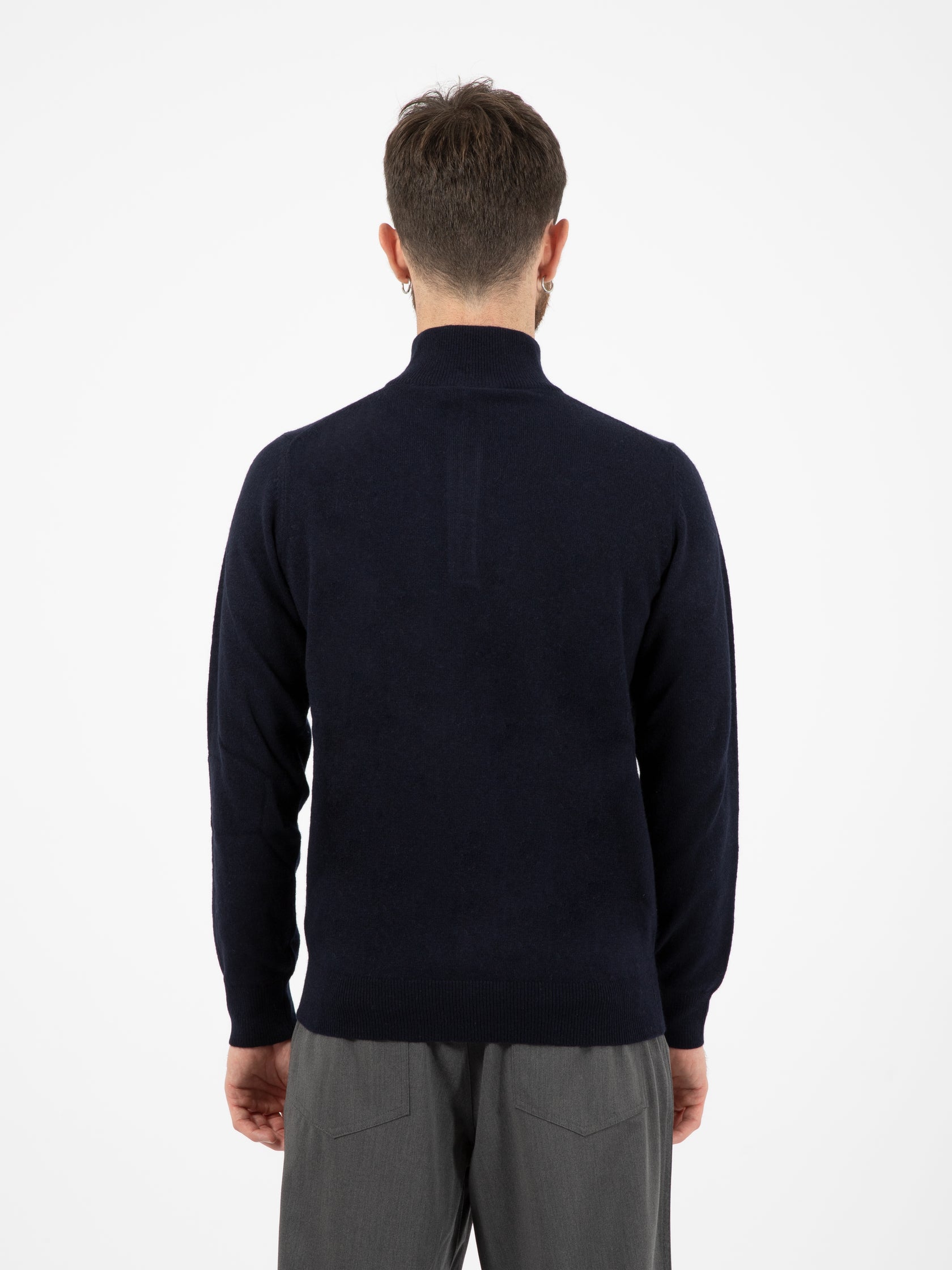 Cashmere turtleneck with navy buttons