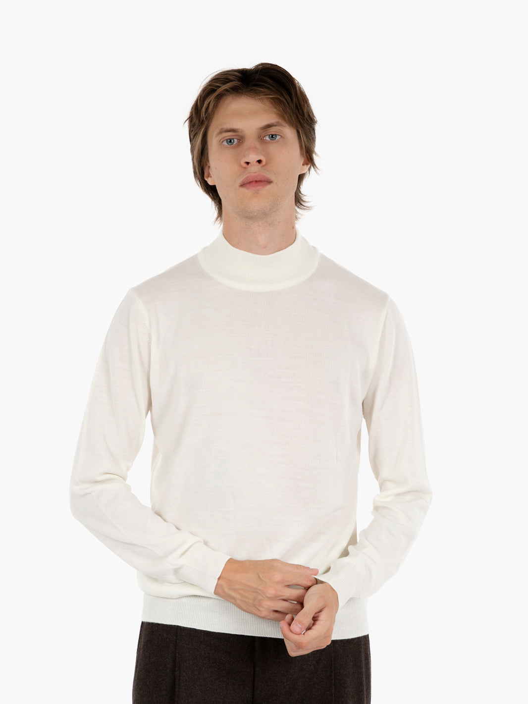 Maglia a lupetto in lana ecrù