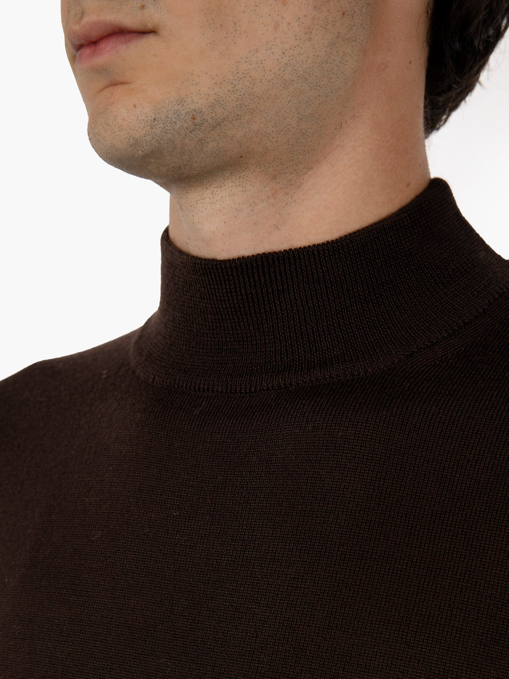 Maglia a lupetto in lana moro