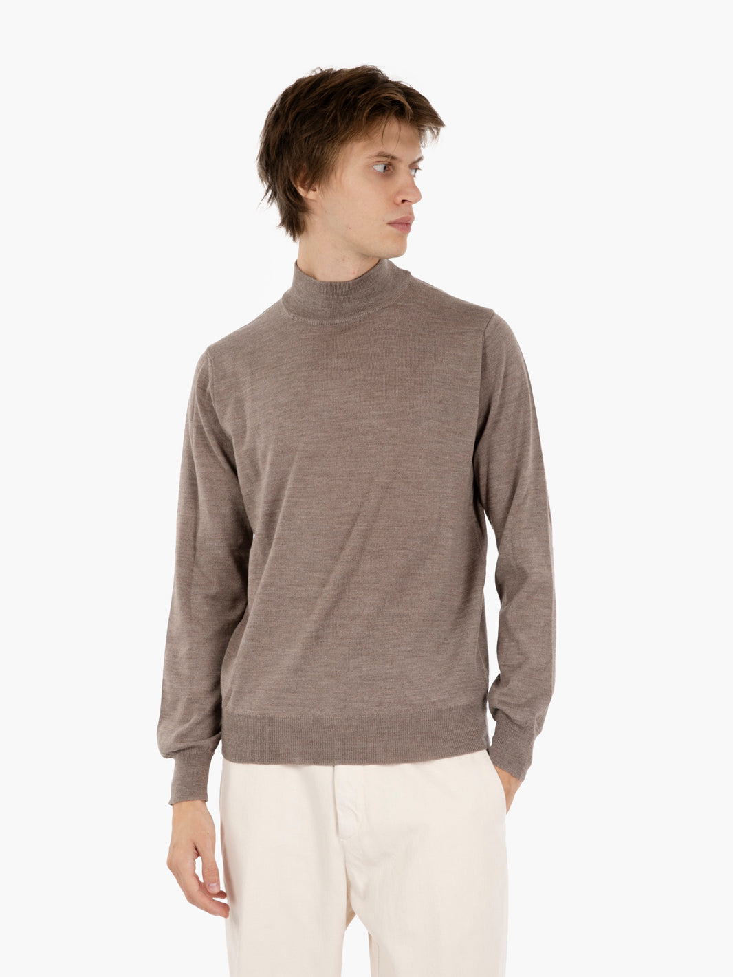 Maglia a lupetto in lana noce