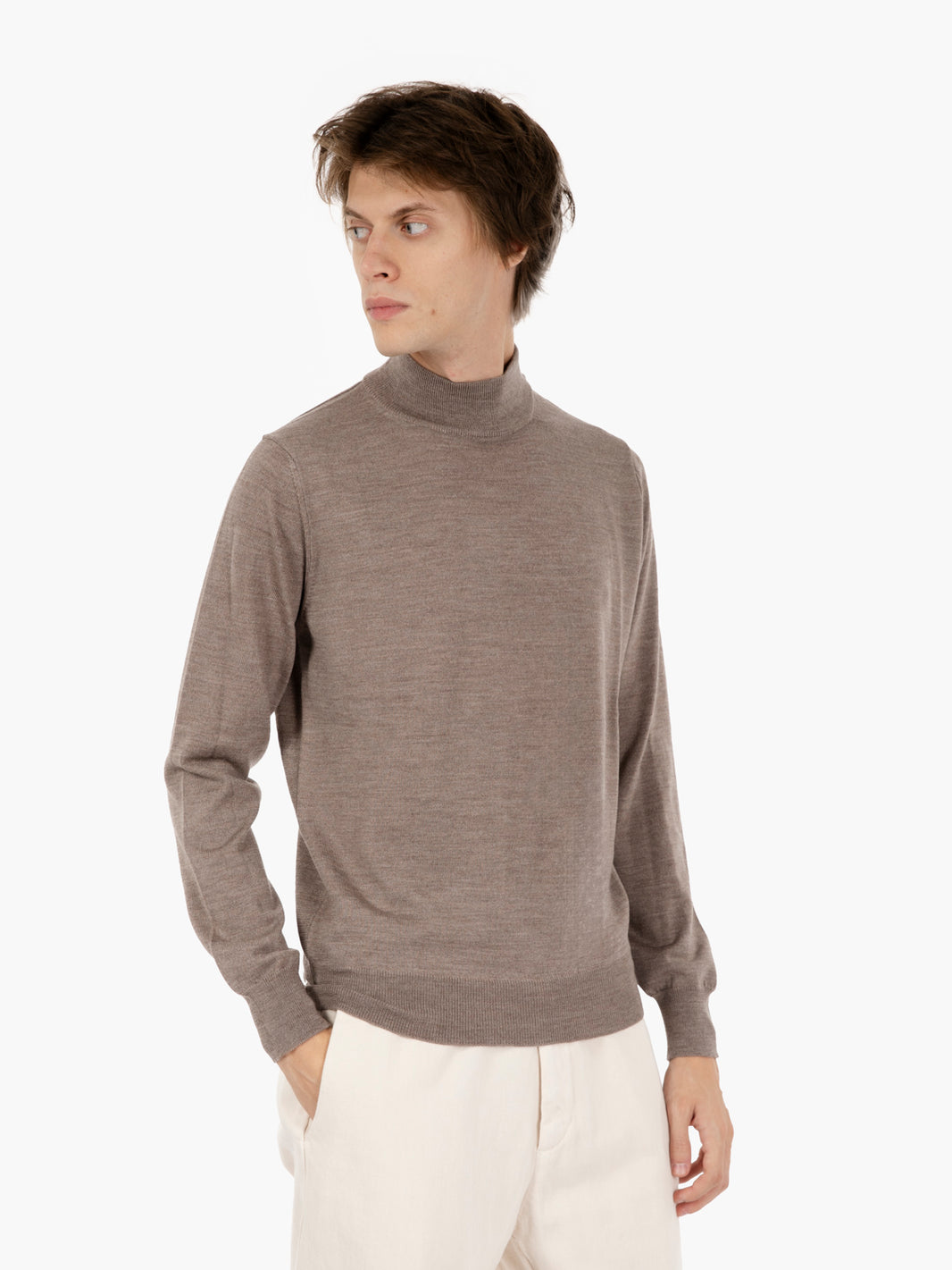 Maglia a lupetto in lana noce