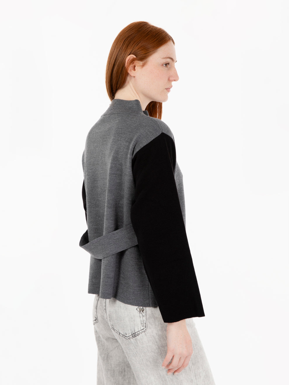 Maglia con bottoni e tasche grigia