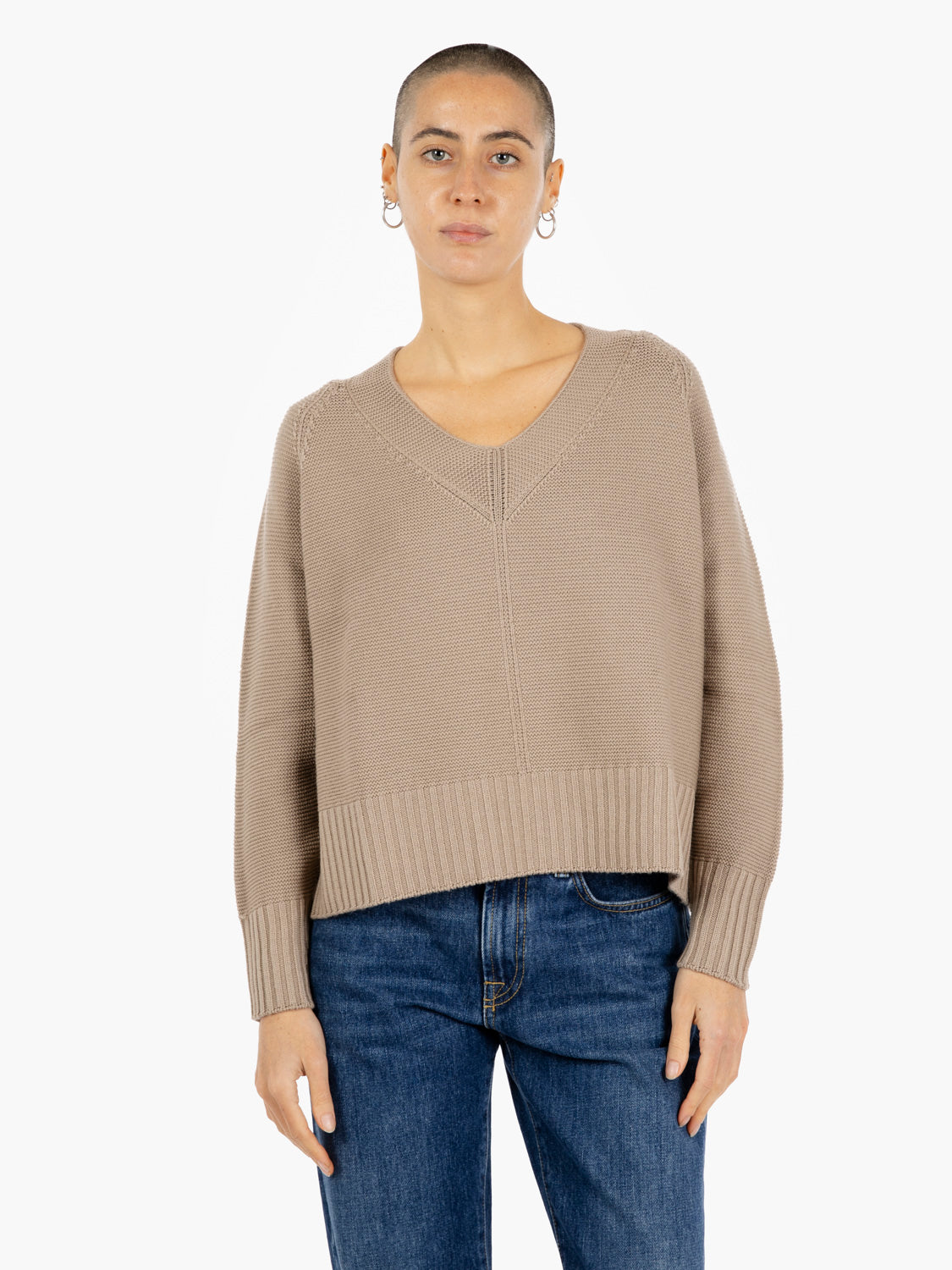 Maglia con scollo a V beige