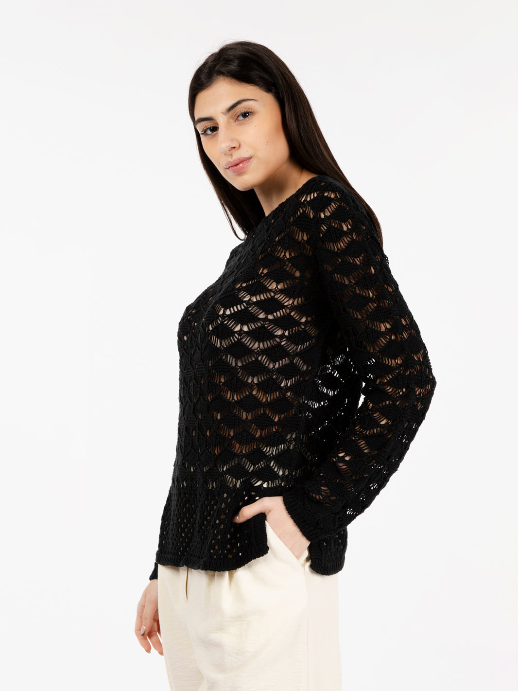 Maglia crochet girocollo nero