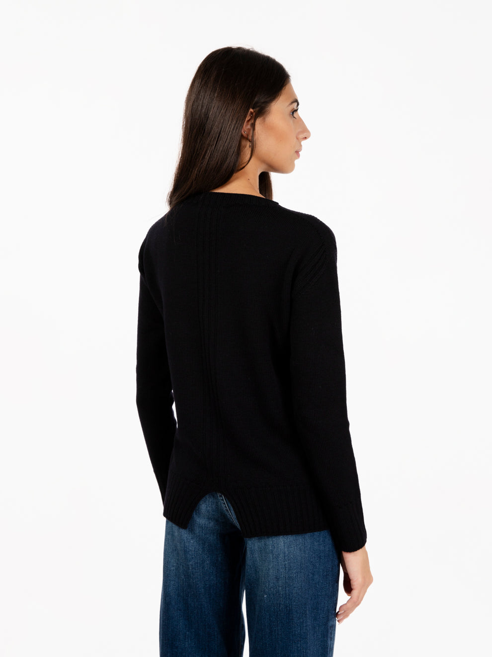 Maglia girocollo con spacco nera