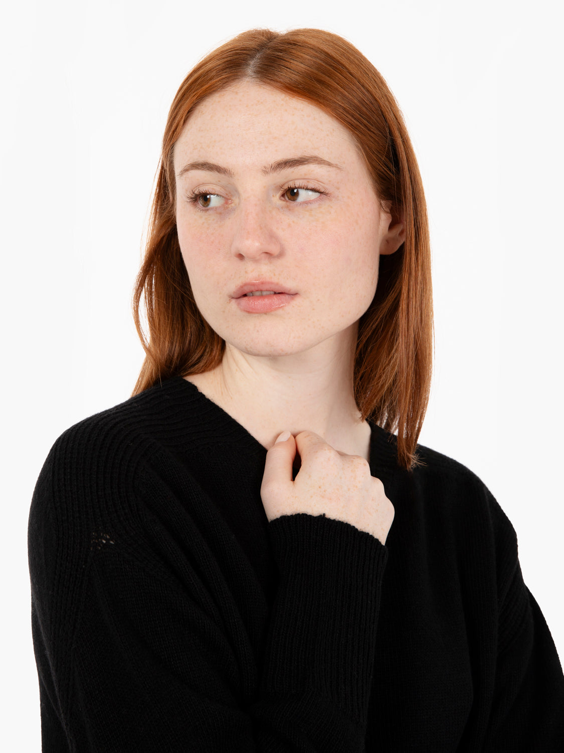 Maglia girocollo con spalle a coste nera