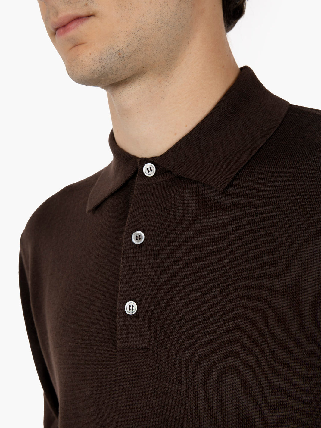 Maglia in lana con colletto moro