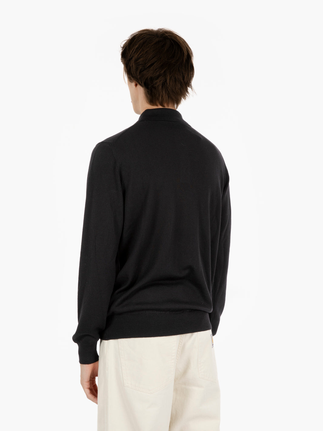 Wool sweater with black collar