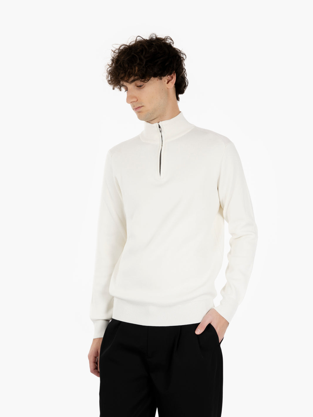 Maglia lupetto con mezza zip ecrù