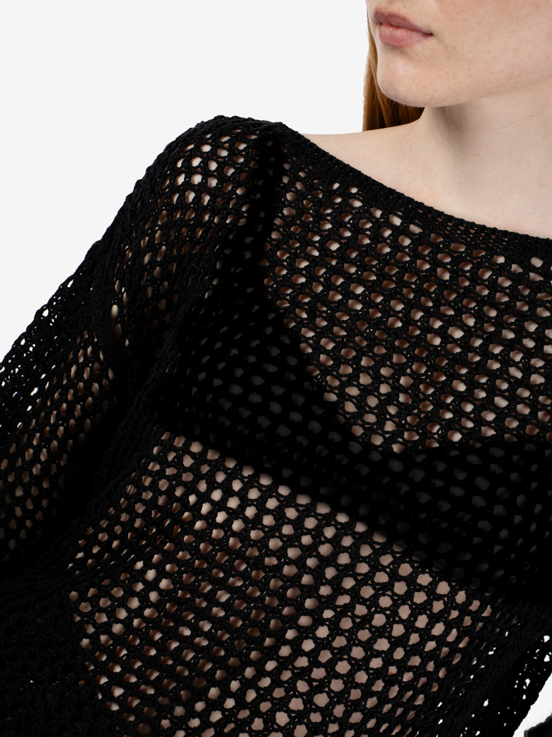 BLACK PERFORATED BOAT SWEATER 456422_999