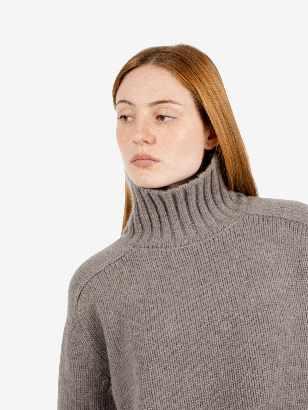 Maglione collo alto cashmere castoro