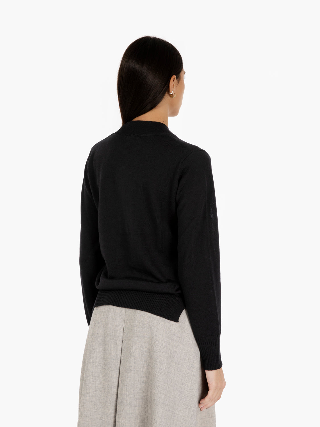 Maglione con dettaglio V nero